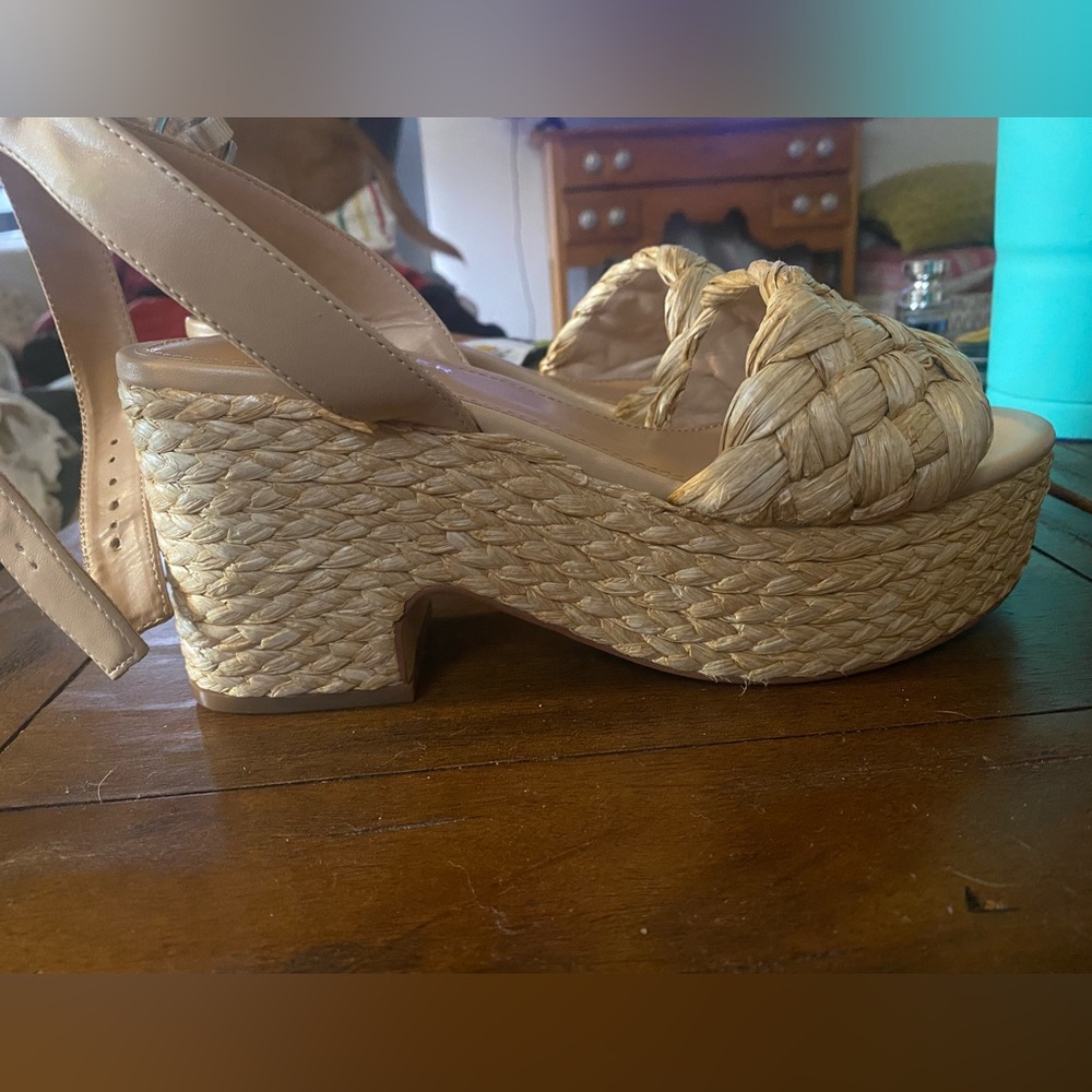 Brand new Marc Fisher platform sandals. Never worn. Size 8.